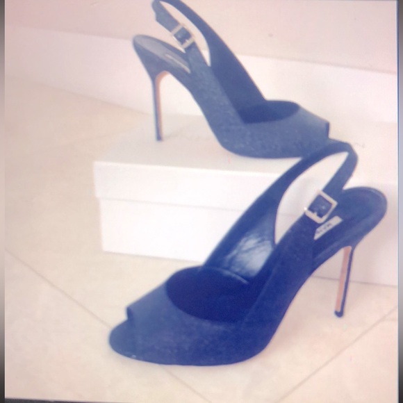 50% OFF Manolo Blahnik Shimmering Grey Leather Open Toe Heels. Size 39,5 - Picture 3 of 7